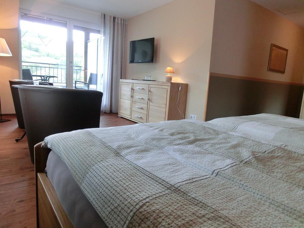 Bed and Breakfast Ferienweingut Hirschen Schulstrasse Burg  Pokój zdjęcie