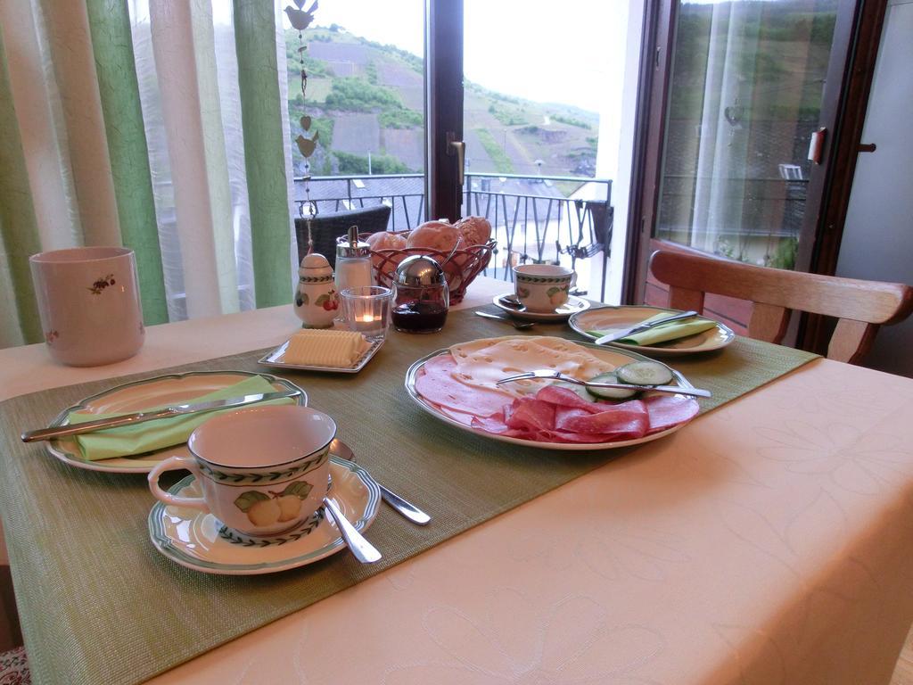 Bed and Breakfast Ferienweingut Hirschen Schulstrasse Burg  Pokój zdjęcie