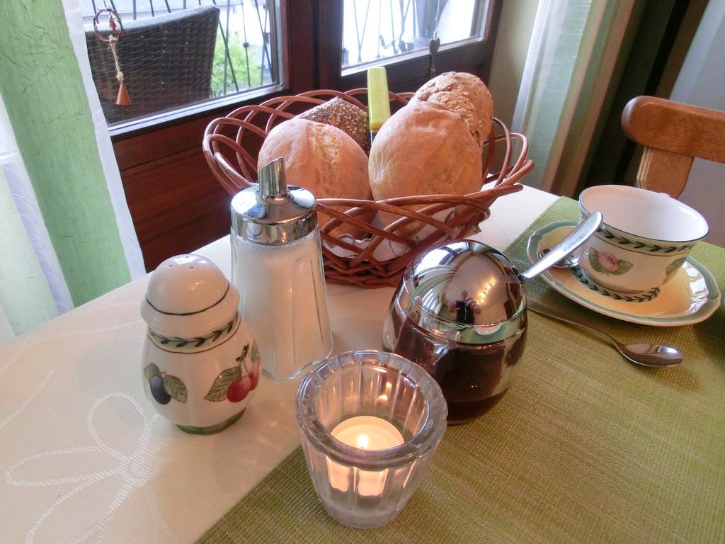 Bed and Breakfast Ferienweingut Hirschen Schulstrasse Burg  Pokój zdjęcie