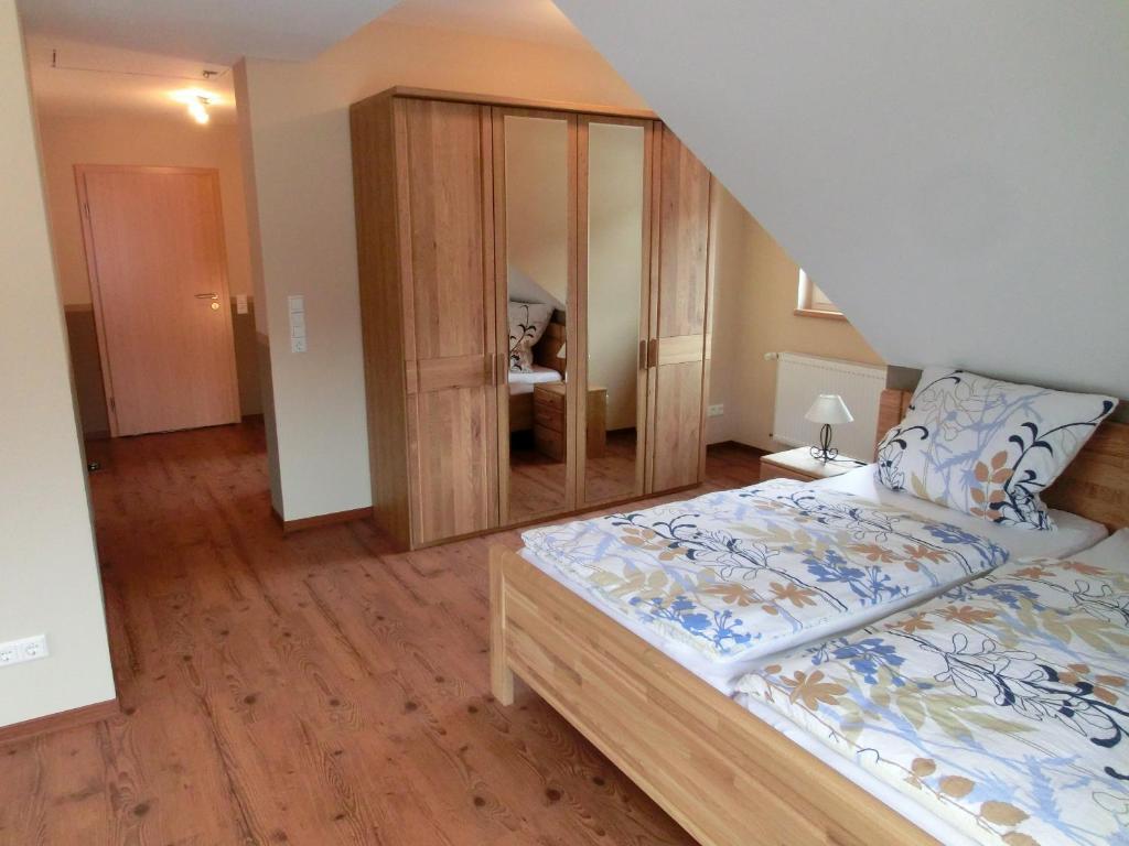Bed and Breakfast Ferienweingut Hirschen Schulstrasse Burg  Pokój zdjęcie